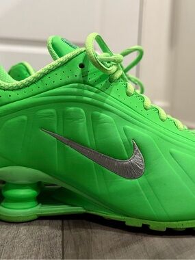 NIKE SHOX R4 Green Strike
